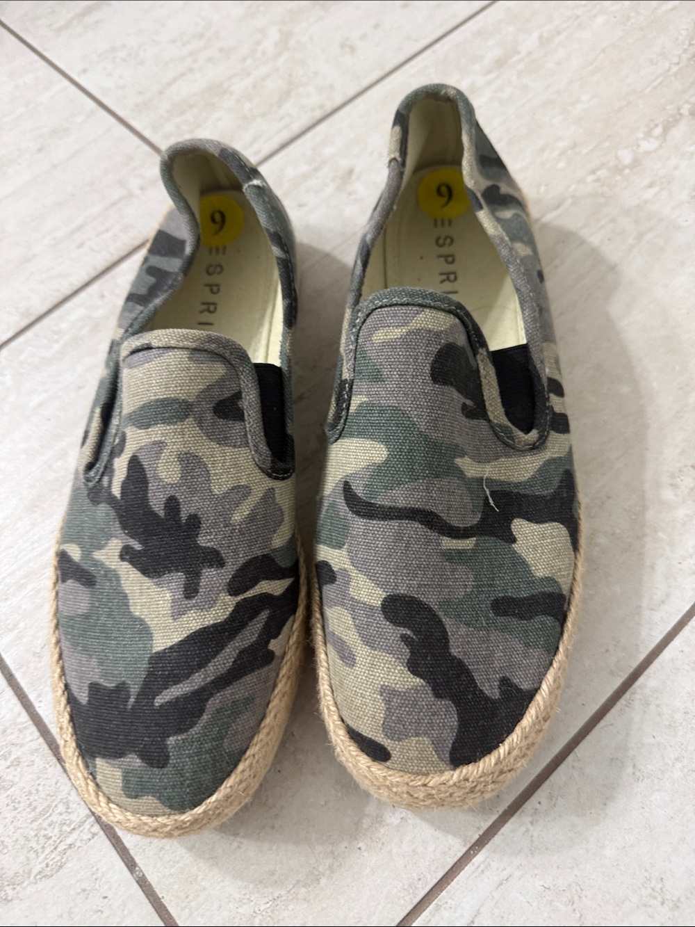 Esprit ladies Camouflage Slip-On Loafers - Green, Black,tan .. size 9 ..Preown
